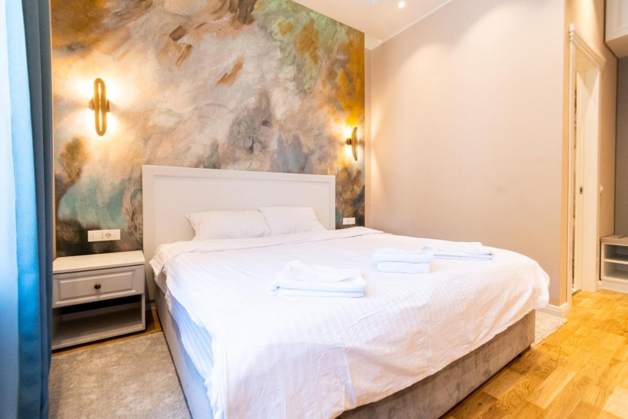 Black Gate - Quiet Studio In The Heart Of Old Town With Free Private Secured Parking Brașov Exterior foto
